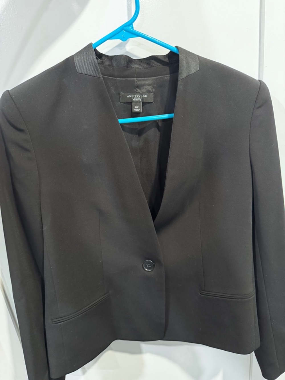 Ann Taylor Black Single-Button Women's Blazer with Notchless Collar